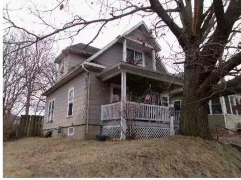 1015 S Columbia Ave, Freeport, IL 61032