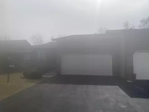 572 Quail Dr, Lena, IL 61048