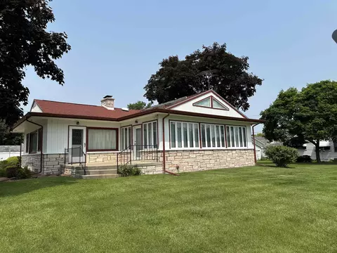 1514 Michigan, Savanna, IL 61074