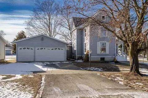 202 E Chicago Ave, Davis Junction, IL 61020 photo 2