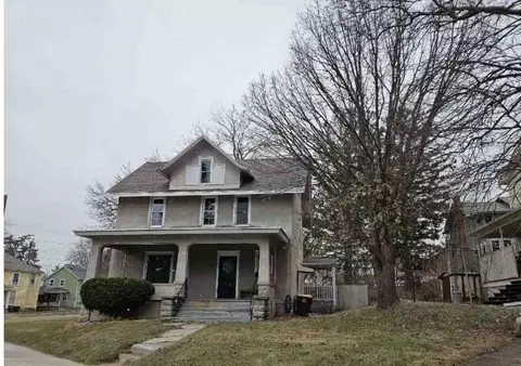 943 S Galena Ave, Freeport, IL 61032
