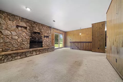 Living - 6311 Blackhawk Rd, Cherry Valley, IL 61016 photo 4 of 6