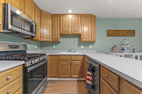 Kitchen - 2108 Lake Summerset, Lake Summerset, IL 61019 photo 2 of 3