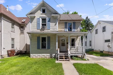 14 W Empire St, Freeport, IL 61032