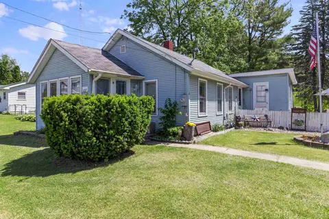 637 N Hunt Ave, Freeport, IL 61032