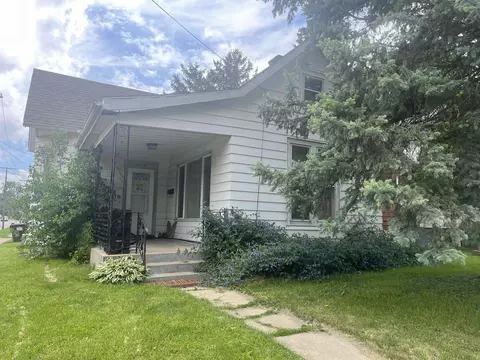 402 N Apple Ave, Freeport, IL 61032