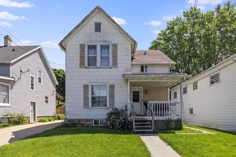 1341 S Walnut Ave, Freeport, IL 61032