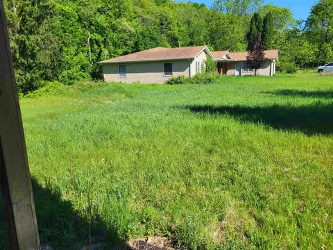 4282 Council Hill Rd, Galena, IL 61036