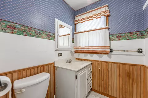Bath - 604 Eply St, Davis, IL 61019 photo 1 of 3