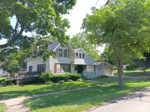 604 Eply St, Davis, IL 61019