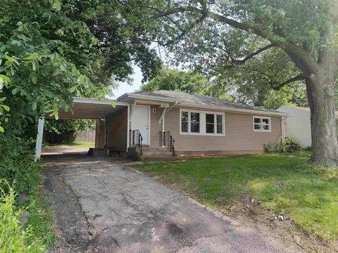 5523 Forest Hills Rd, Rockford, IL 61114