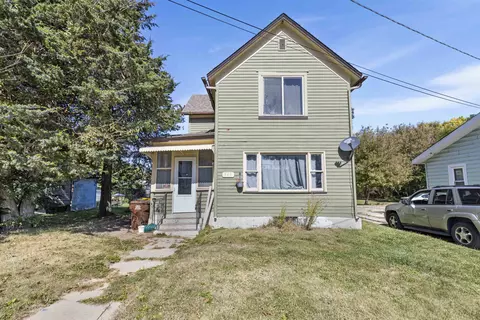 940 E Shawnee St, Freeport, IL 61032