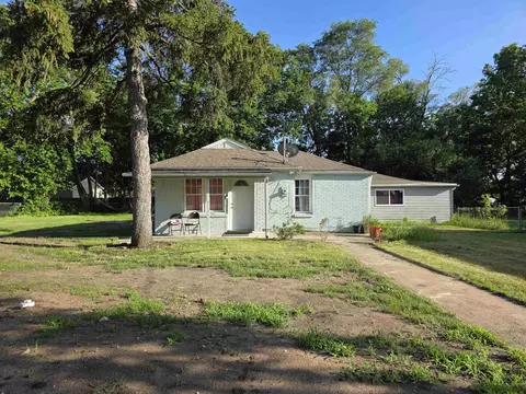 1625 Lyran Ave, Rockford, IL 61109