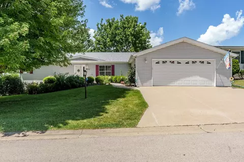 8410 Hickory Tree Dr, Machesney Park, IL 61115