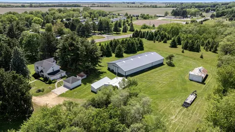 3910 W Il Rt 64, Mount Morris, IL 61054
