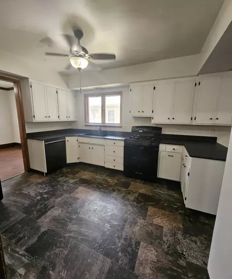 1219 Hackett St, Beloit, WI 53511 photo 5