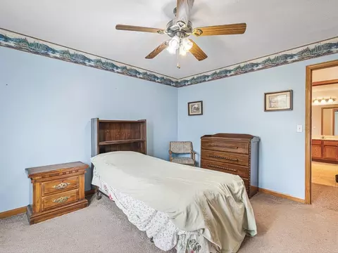 Bedroom - 1106 Drexel, Lake Summerset, IL 61019 photo 3 of 8