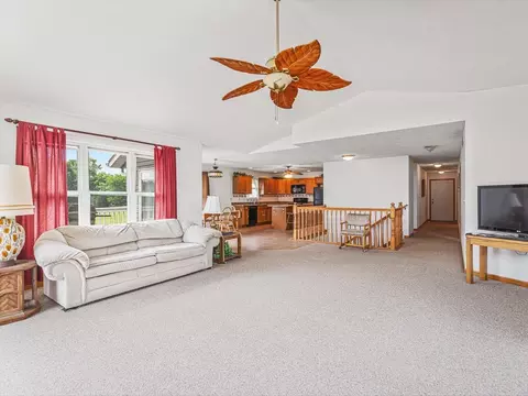 Living - 1106 Drexel, Lake Summerset, IL 61019 photo 5 of 7