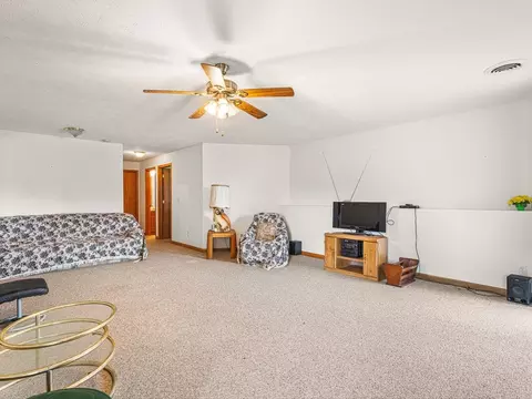 Living - 1106 Drexel, Lake Summerset, IL 61019 photo 7 of 7
