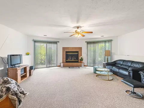 Living - 1106 Drexel, Lake Summerset, IL 61019 photo 1 of 7