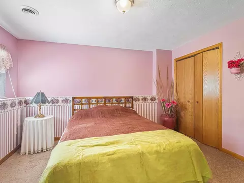 Bedroom - 1106 Drexel, Lake Summerset, IL 61019 photo 6 of 8