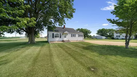 3006 E Holcomb Rd, Oregon, IL 61061