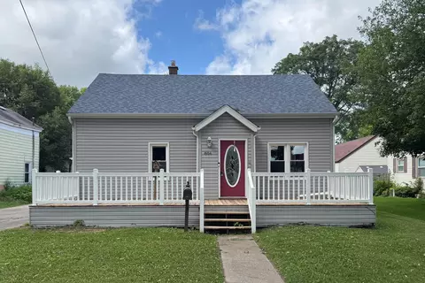 806 Mckinley Ave, Belvidere, IL 61008
