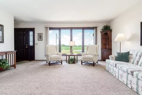 10676 Smith Rd, Pecatonica, IL 61063 photo 8