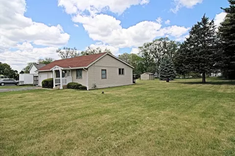 5140 Degroff St, Roscoe, IL 61073 photo 2