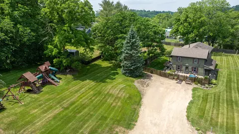 103 Fourth St, Galena, IL 61036