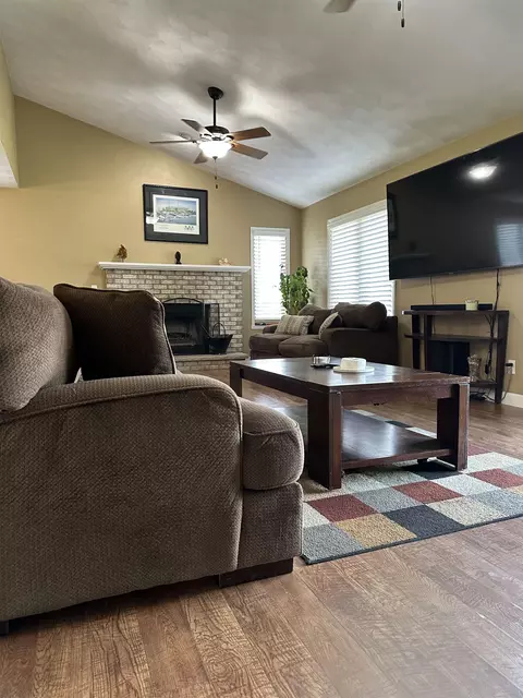 Living - 5338 E Aspen Ct, Byron, IL 61010 photo 2 of 5