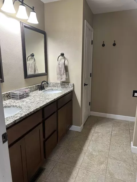 Bath - 5338 E Aspen Ct, Byron, IL 61010 photo 1 of 4