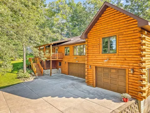 1995 Baintree Dr, Lake Summerset, IL 61019