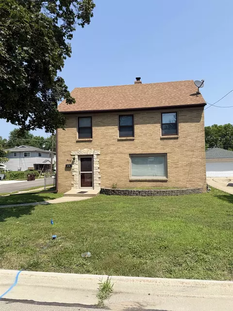 602 River Ln, Loves Park, IL 61111