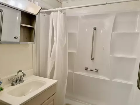 Bath - 2503 Main St, Peru, IL 61354 photo 1 of 1