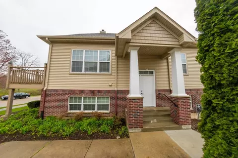 2433 River Oaks Apt 6 Ln, Rockford, IL 61102