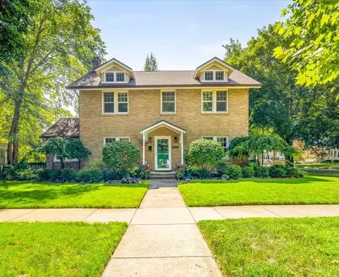 2040 Clinton St, Rockford, IL 61103