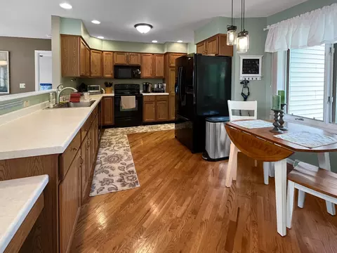 Kitchen - 5-212 Heathcliff Dr, Lanark, IL 61046 photo 2 of 3
