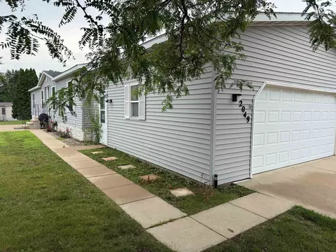 2049 Sunset Ln, Belvidere, IL 61008