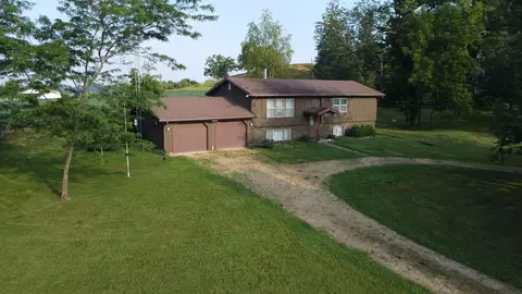 6202 S Elmoville Rd, Stockton, IL 61085
