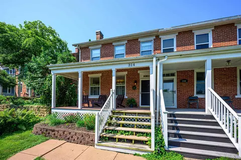 314 Elk St, Galena, IL 61036