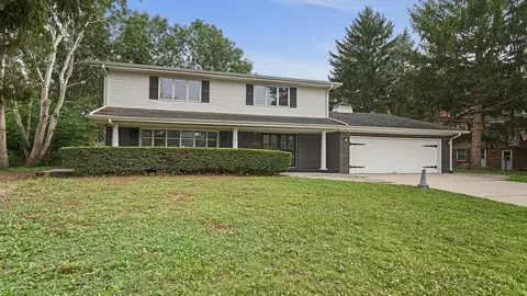 5809 Inverness Dr, Rockford, IL 61107