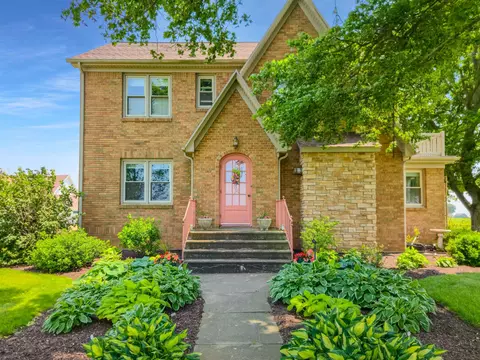 10225 N Brookville Rd, Shannon, IL 61078