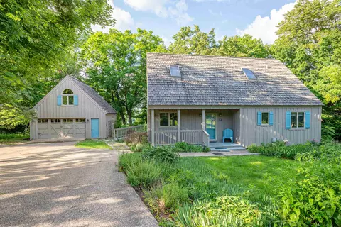 31 Stony Pt, Galena, IL 61036