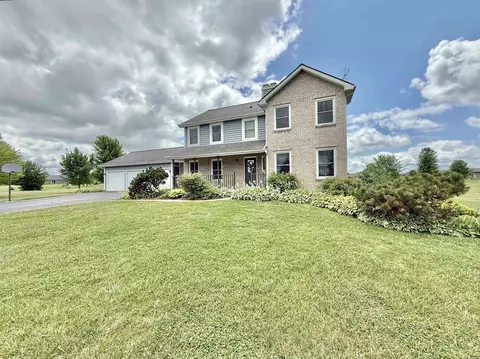 5448 S Branch Ct, Rochelle, IL 61068