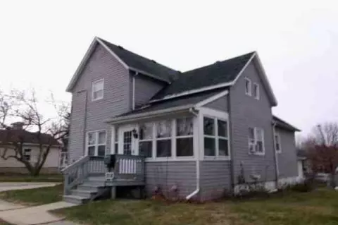 1208 S Miami Ave, Freeport, IL 61032