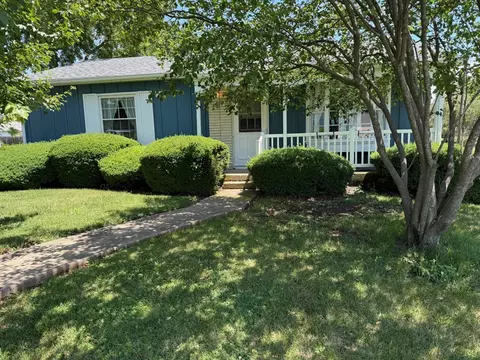 225 S Iowa St, Ladd, IL 61329