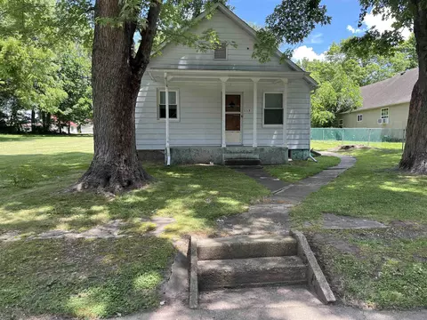 113 Third Sts, Mark, IL 61340