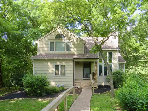 8 Stony Pt, Galena, IL 61036