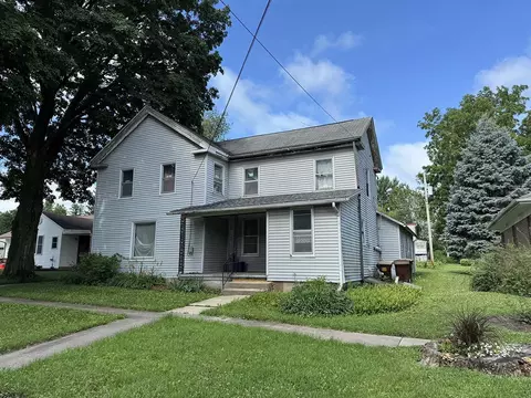 607 S Jackson St, Mount Carroll, IL 61053